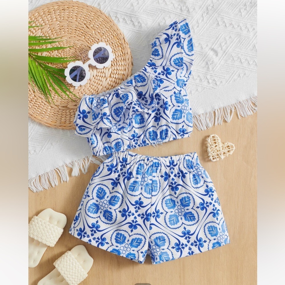 SHEIN girls Blue and White Patterned outfit size 5